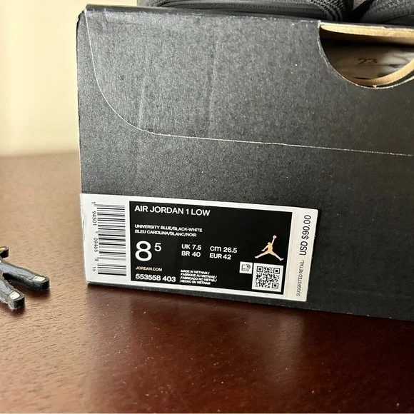 Nike Air Jordan 1 Low - UNC Blue Black (Unisex Size 8.5 Men / 10 Women) - Picture 5 of 8